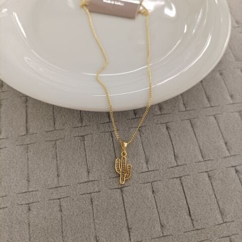 Zirkon Taşlı Kolye