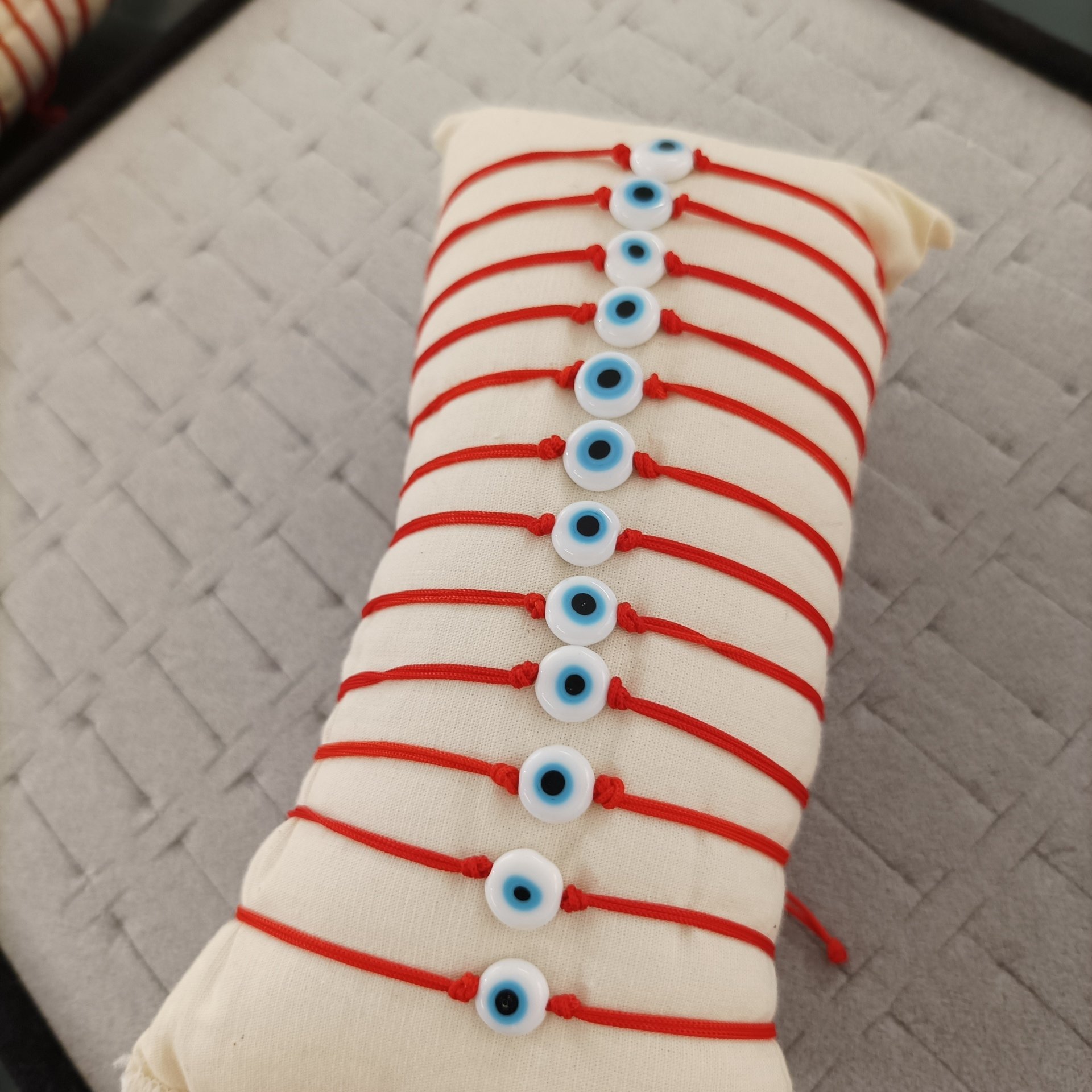 Yastıklı Stand Bileklik (Cam Nazar Boncuk)(Adet 10 TL)(12 adet)